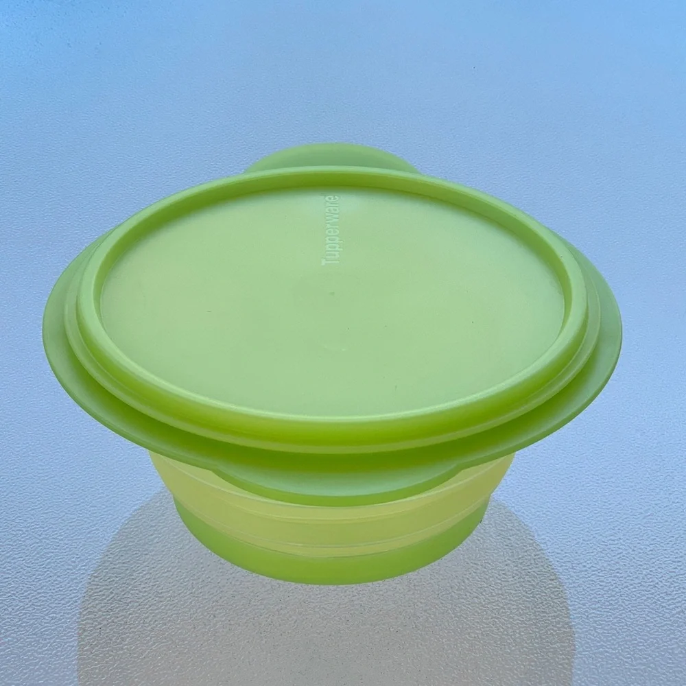 Tupperware Lime Green Space Saving Collapsible Pop-Up 3-Cup/700 mL Bowl with Lid